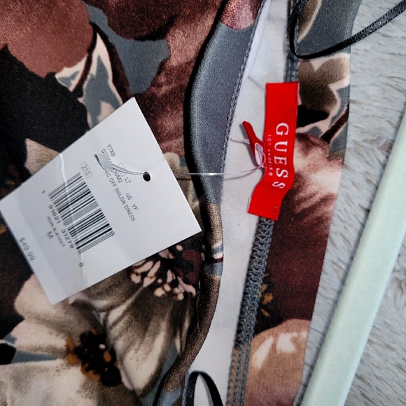 Dress - Picture 2 of 3